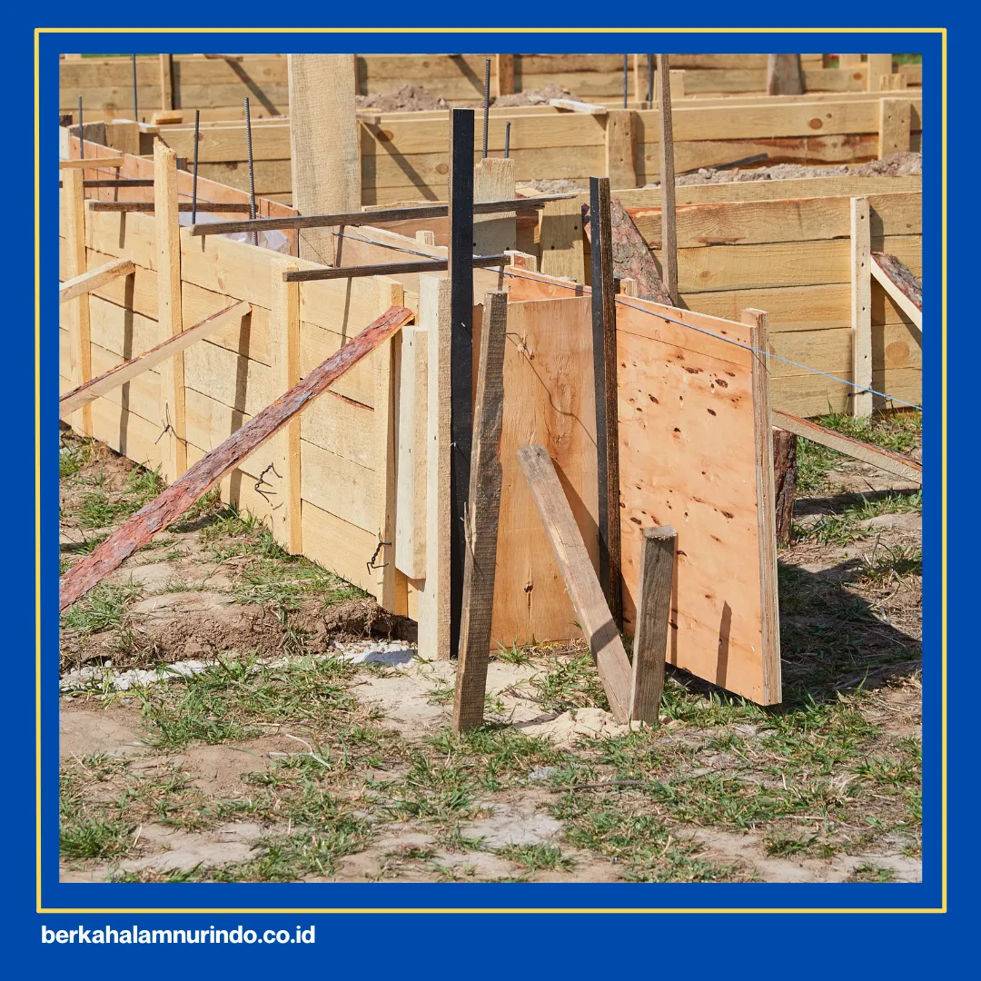 Papan kayu bekisting