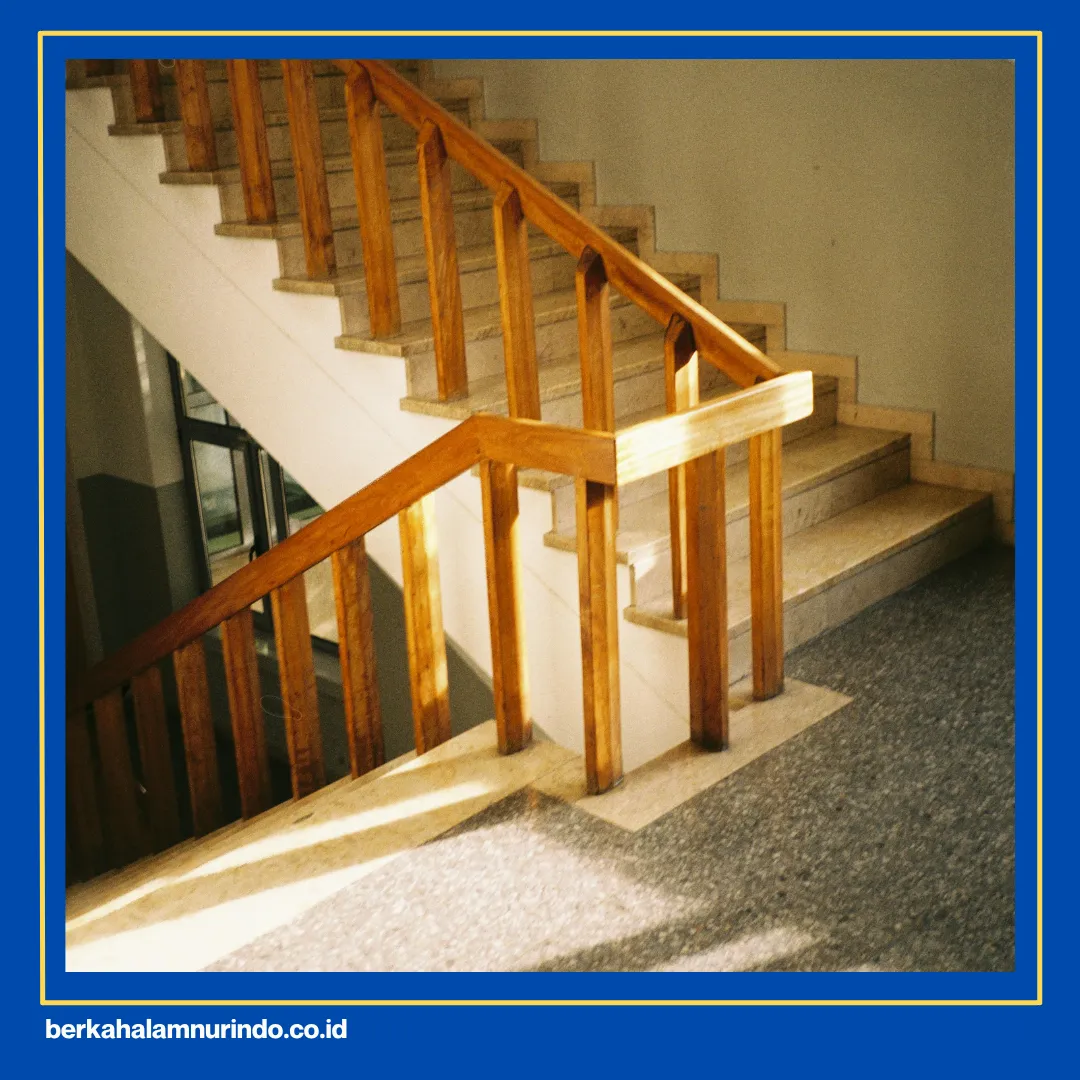 model tangga kayu sederhana